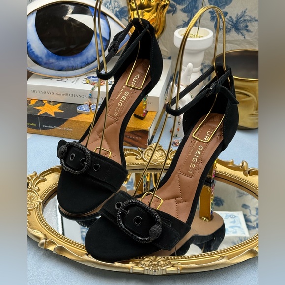 🆕 KURT GEIGER LONDON 🧿 NWOB Crystal Mayfair Sandals Black Suede Sz EU38 US 7.5 - Picture 8 of 16